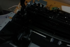 hp 1132 зажевывает бумагу