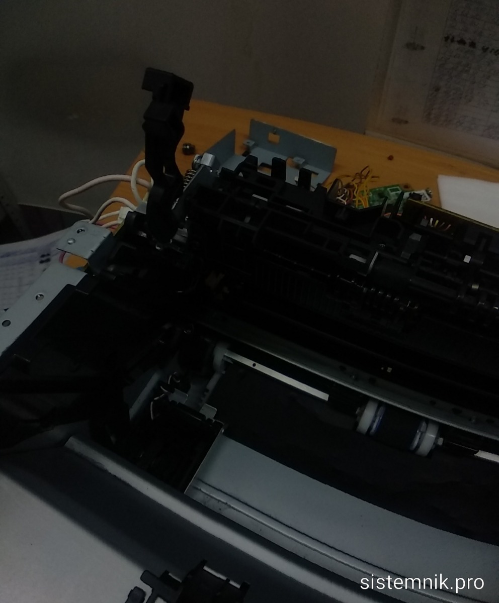 HP LaserJet Pro M1132 зажевывает бумагу
